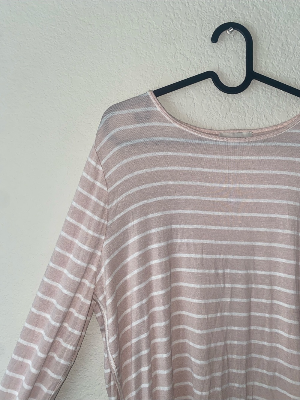 🐛Pink and White Long Sleeved Loft top!